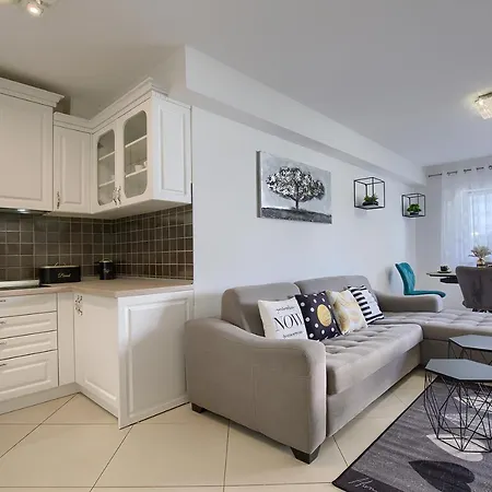 Comfortable Near The Daire Pula