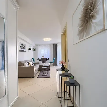 Comfortable Near The Daire Pula